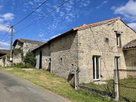 Maison � r�nover dans un village calme, beaucoup de potentiel
