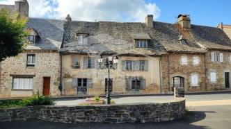B�tisse Auvergnate � renover - centre village
