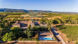 Superbe propri�t� du 12 � si�cle , 49 Ha bio .
