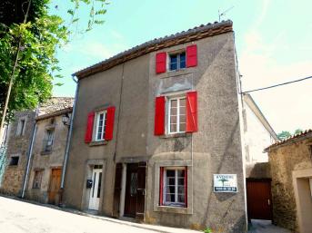 Maison de village avec grange et patio de 20m�
