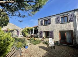 Charentaise, 4/5 bedrooms, au calme, commerces � 5 minutes
