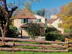 Tr�s charmant ensemble en pierres (maison et g�te) endroit paisible
