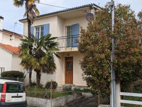 Maison de ville de 3 chambres avec balcon et un grand jardin
