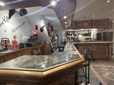 A vendre, fond de commerce de type restaurant avec un chiffre d'affaires annuel de 236000 
