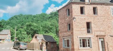 Maison � r�nover de 136m� - Villecomtal 
