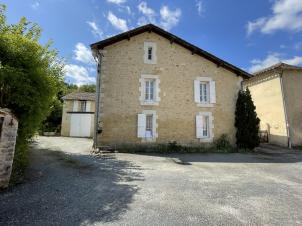 Maison de village au calme aux portes de P�rigueux.
