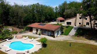 Propri�t� St Cirq Lapopie - d�pendance am�nag�e - piscine
