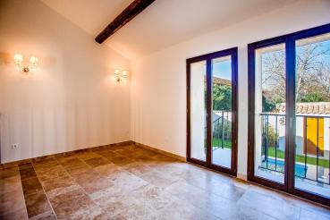 Charmante Maison de 2 Chambres avec Piscine
