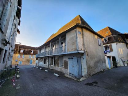  Maison de caract�re avec possibilit� de 2 appartements
