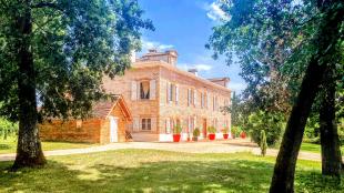 R�sidence Artistique dans une Majestueuse Maison de Ma�tre Restaur�e
