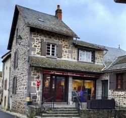 Maison avec commerce
