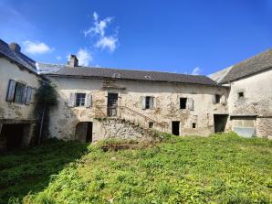 CORPS DE FERME DU XVIII 
