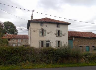 Maison individuelle en pierre � r�nover avec grange attenante et d�pendances le tout sur un terrain 