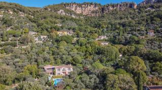 Magnifique propri�t� de 2 maisons au calme absolu
