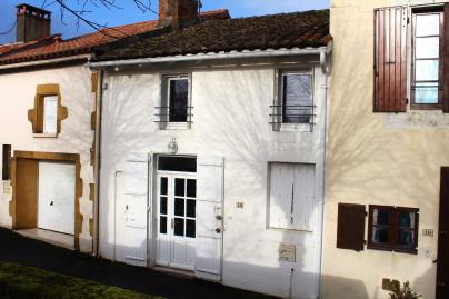 Maison en pierre.
