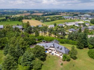 Maison avec g�te de 200 m� - Baraqueville
