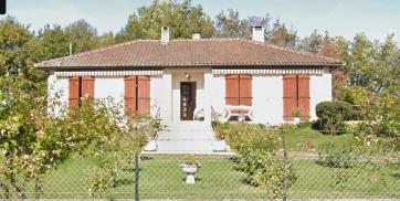 ENSEMBLE IMMOBILIER AVEC 24 HECTARES DANS LE LOT
