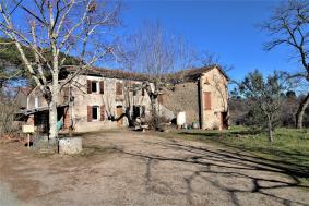 Corps de ferme � restaurer
