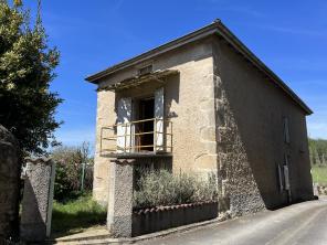 Lac du Tolerme, maison � r�nover
