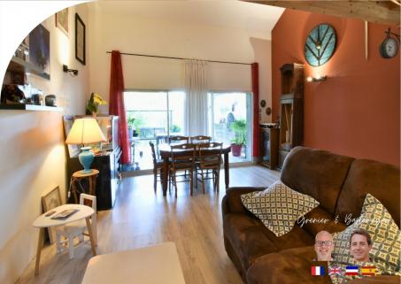 MAISON TYPE T4 RENOVEE AVEC GRAND JARDIN DANS QUARTIER RESIDENTIEL HISTORIQUE
