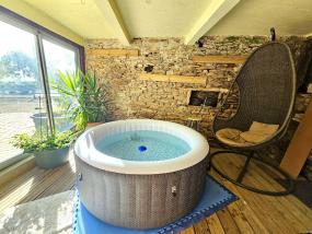 Charmant corps de ferme dans un environnement calme
