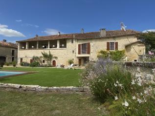 MAISON DE CARACTERE
