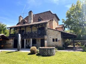 Maison de campagne bord de rivi�re
