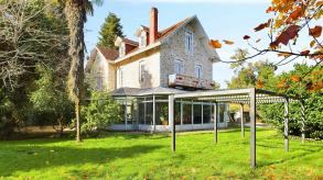 Maison bourgeoise enti�rement restaur�e 
