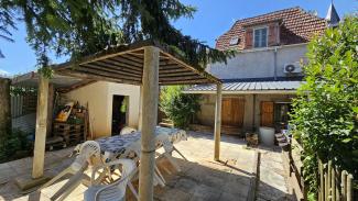Maison de village non mitoyenne de 122m�
