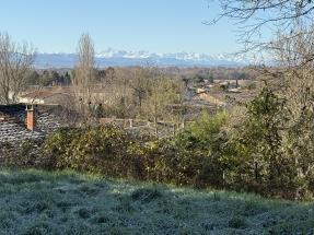 Terrain constructible, vue sur les pyr�n�es
