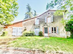 Maison de village en pierre � r�nover - Montdragon
