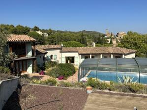 Proprit de prestige avec tennis et vue imprenable
