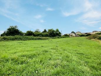 Grand Terrain de 3067 m�
