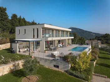 Luxueuse Villa Neuve avec Vue Panoramique et Piscine � Ch�teaune
