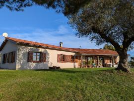 Plain pied de 127 m sur un terrain arbor de 8500 m
