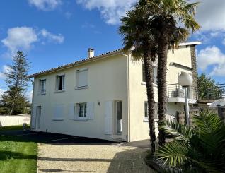 Maison d'architect, 4 chanbres, piscine, commerces et plage � pied
