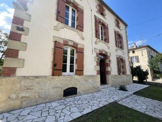 Maison de Ville � Proximit� de Monsegur

