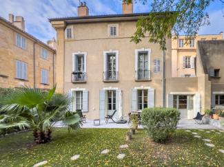 �l�gant Appartement du XVIIIe Si�cle avec Jardin Priv� au C�ur d'Aix-en-Provence
