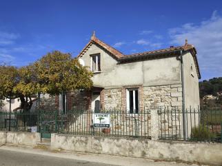 Charmante maison en pierre ind�pendante au c�ur du village
