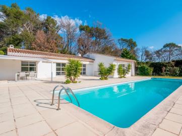 Valbonne � �l�gante Villa Contemporaine de Plain-Pied avec Pisci
