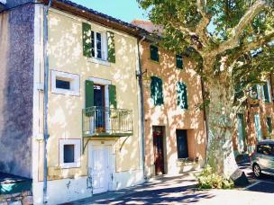 Parfait pied � terre au milieu des vignes
