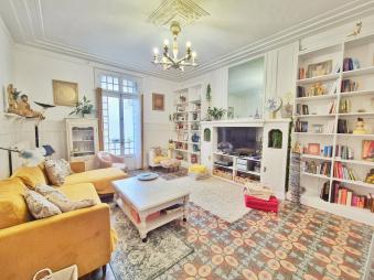 Maison de caract�re avec confort moderne, garage, terrasse pr�s du Parc de Po�te
