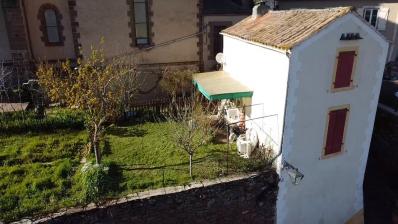 Maison de village avec jardin attenant - LE TRUEL 
