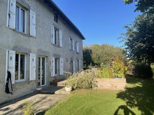 Charme authentique et rnovation contemporaine
