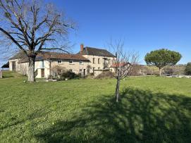 Ferme + dpendances + piscine + terrain 6 ha - BAS SEGALA  /  TARN
