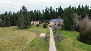 Corps de ferme rnov (gte et chambres d'htes) 3,5 ha
