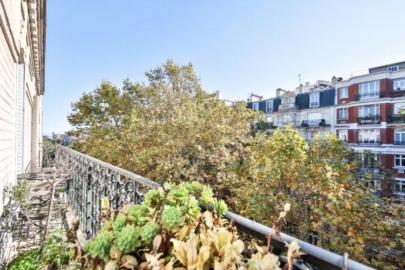 A deux pas de l'Hopital Bichat- Paris XVIII - Duplex familia l- Balcon filant
