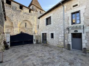 MAISON DE VILLAGE
