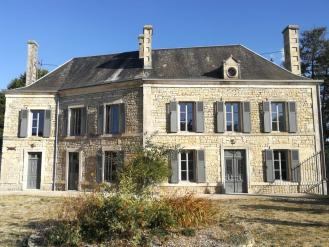 Maison de Matre de 250 m, restaure, cadre magnifique !!!
