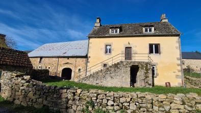 Maison avec dpendances
